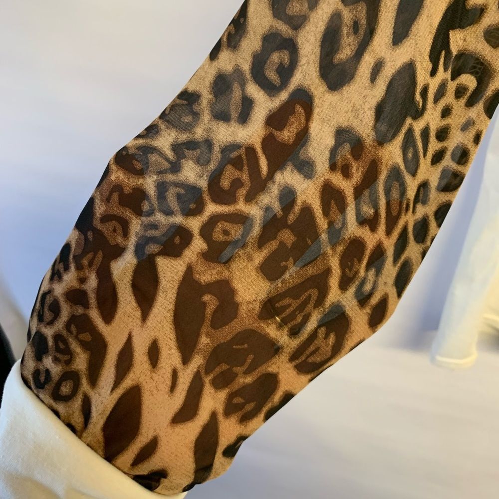 White long sheer sleeve cheetah print medium - Picture 3 of 5